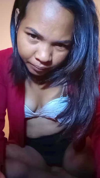 Evachate32 live cam on Cam4