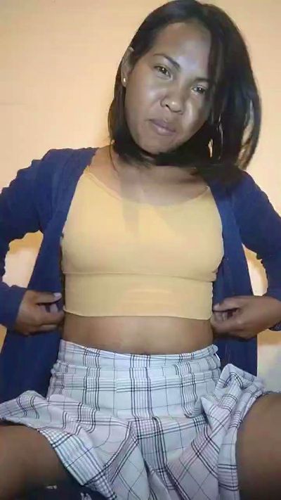 Evachate32 live cam on Cam4