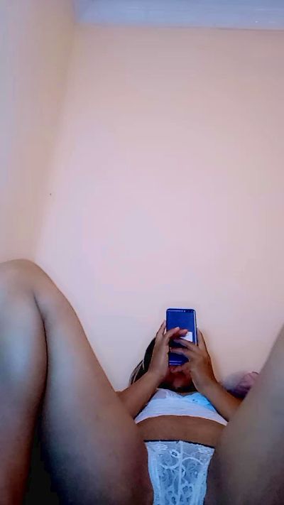 Evachate32 live cam on Cam4