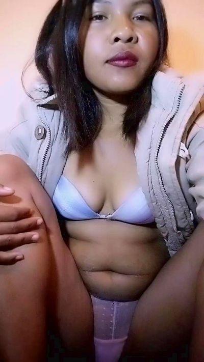 Evachate32 live cam on Cam4