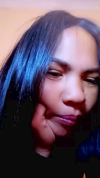 Evachate32 live cam on Cam4