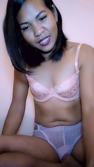Evachate32 live cam on Cam4