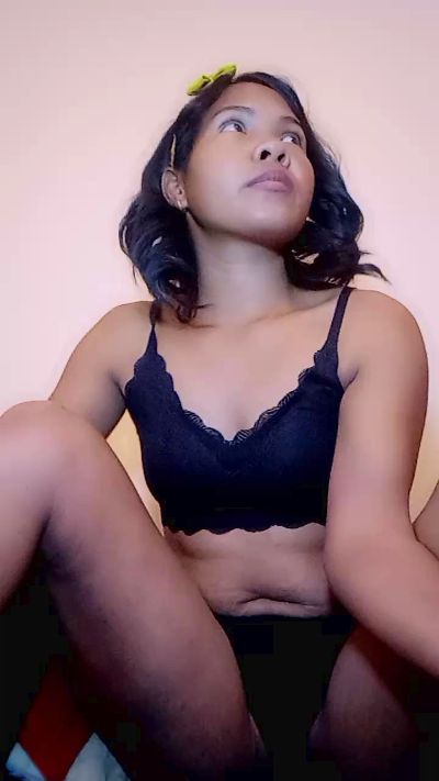 Evachate32 live cam on Cam4