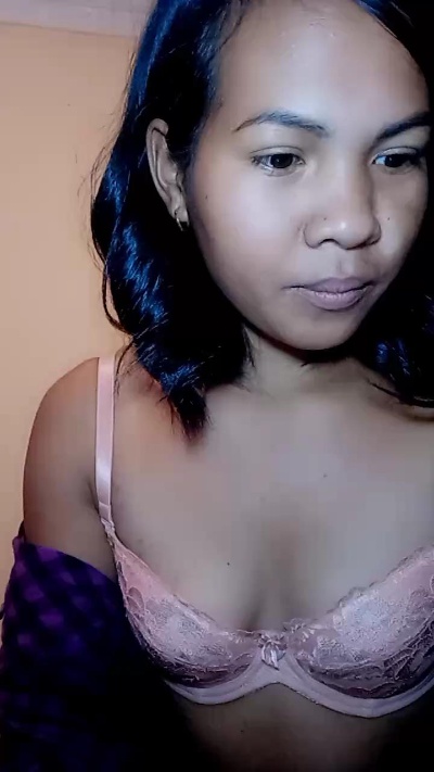 Evachate32 live cam on Cam4