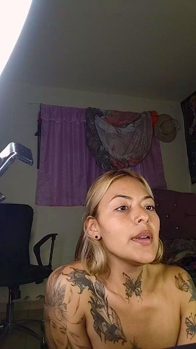 Evafuckass live cam on Cam4