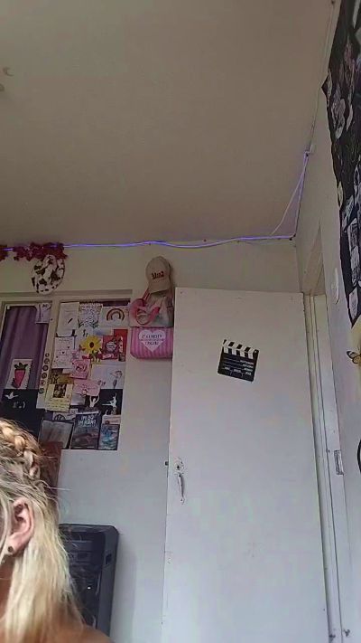 Evafuckass live cam on Cam4