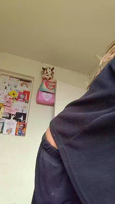 Evafuckass live cam on Cam4