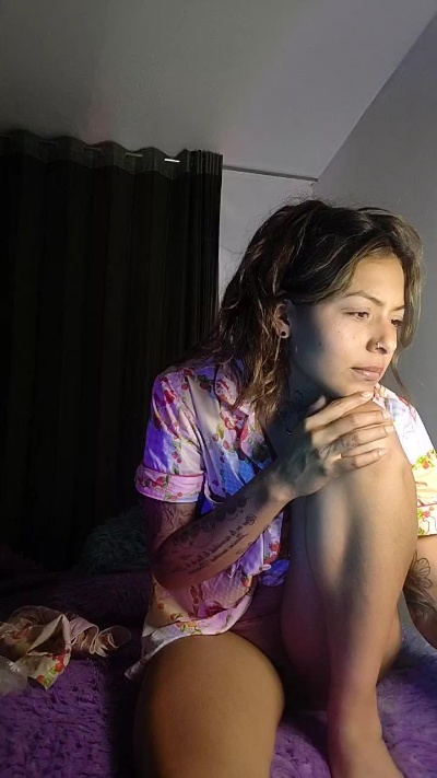 Evafuckass live cam on Cam4