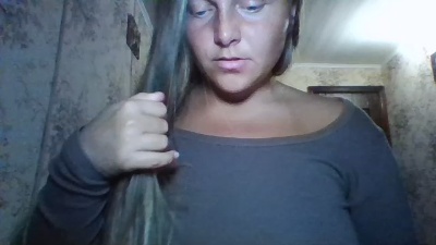 Evasapples2025 live cam on Cam4