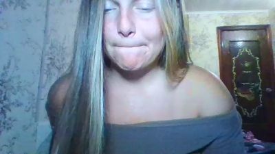 Evasapples2025 live cam on Cam4