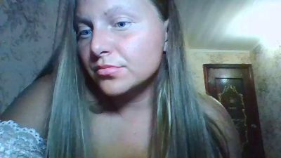Evasapples2025 live cam on Cam4