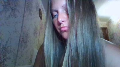 Evasapples2025 live cam on Cam4