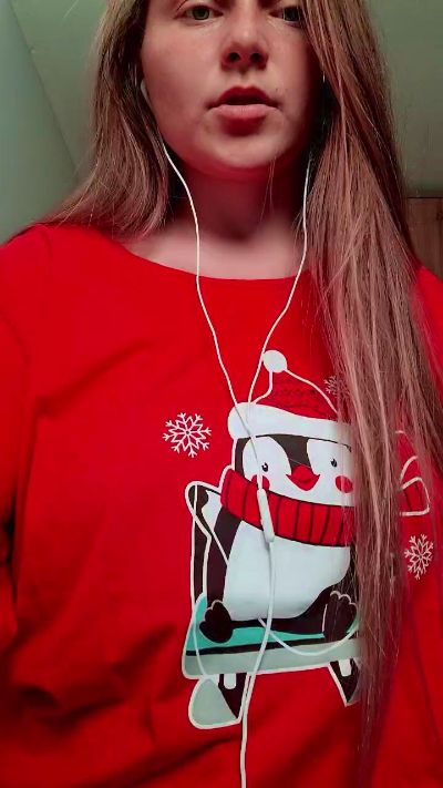 Evasapples2025 live cam on Cam4