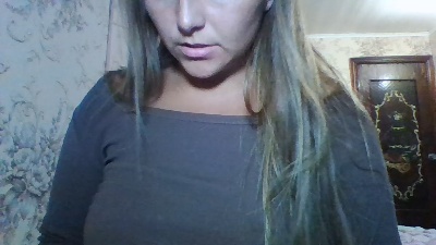 Evasapples2025 live cam on Cam4
