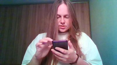 Evasapples2025 live cam on Cam4