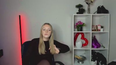 EvelynBlond live cam on Cam4