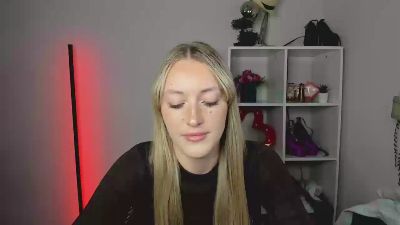 EvelynBlond live cam on Cam4