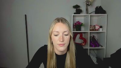 EvelynBlond live cam on Cam4