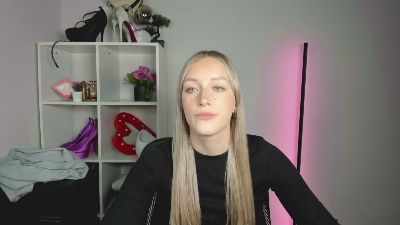 EvelynBlond live cam on Cam4