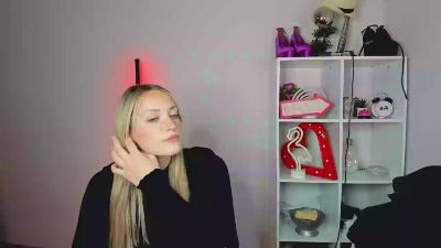 EvelynBlond live cam on Cam4