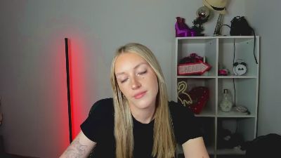 EvelynBlond live cam on Cam4