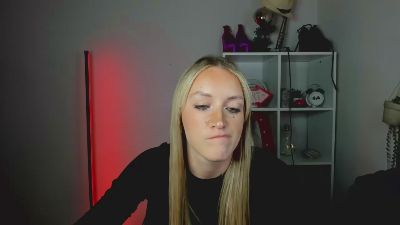 EvelynBlond live cam on Cam4