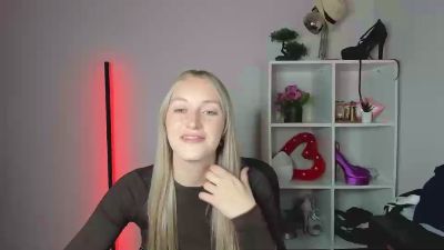 EvelynBlond live cam on Cam4