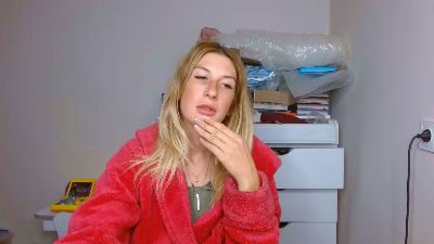 Evelyn_21_m live cam on Cam4