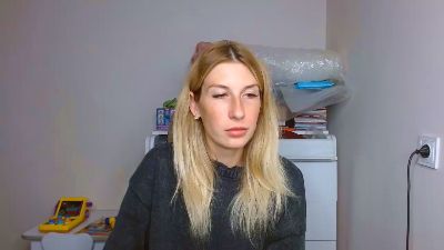 Evelyn_21_m live cam on Cam4