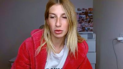 Evelyn_21_m live cam on Cam4
