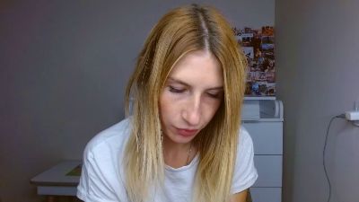 Evelyn_21_m live cam on Cam4