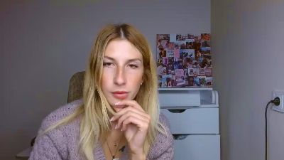 Evelyn_21_m live cam on Cam4