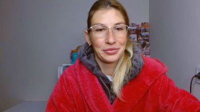 Evelyn_21_m live cam on Cam4