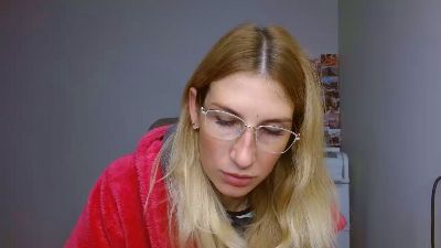 Evelyn_21_m live cam on Cam4