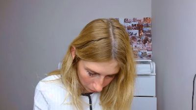Evelyn_21_m live cam on Cam4