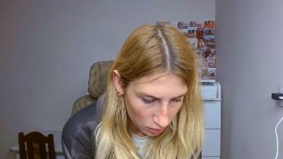 Evelyn_21_m live cam on Cam4