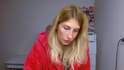 Evelyn_21_m live cam on Cam4