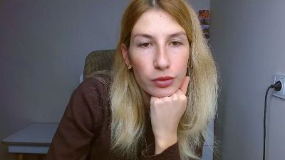 Evelyn_21_m live cam on Cam4