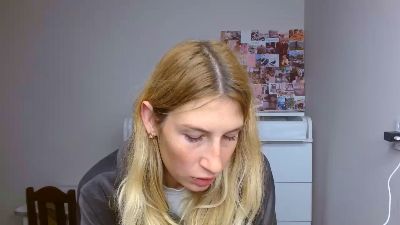 Evelyn_21_m live cam on Cam4
