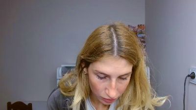 Evelyn_21_m live cam on Cam4