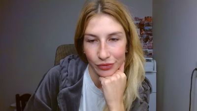 Evelyn_21_m live cam on Cam4