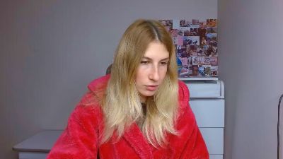 Evelyn_21_m live cam on Cam4