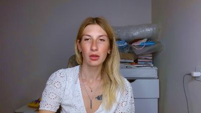 Evelyn_21_m live cam on Cam4