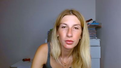 Evelyn_21_m live cam on Cam4