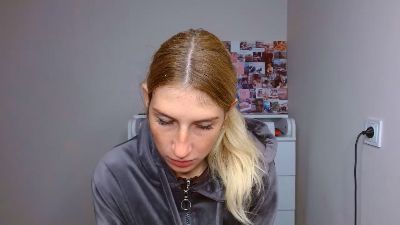 Evelyn_21_m live cam on Cam4