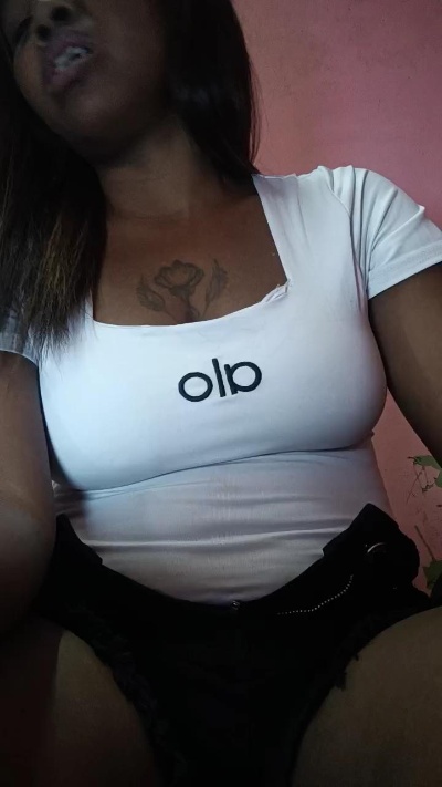 Evelyne1 live cam on Cam4