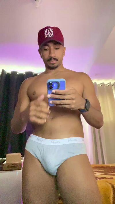 Everton2123 live cam on Cam4