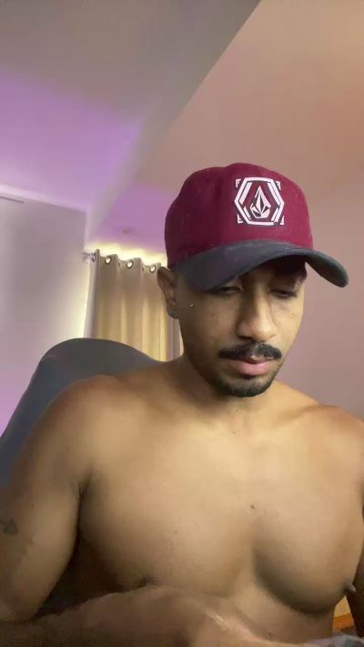 Everton2123 live cam on Cam4