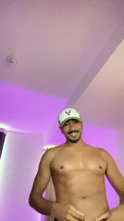 Everton2123 live cam on Cam4