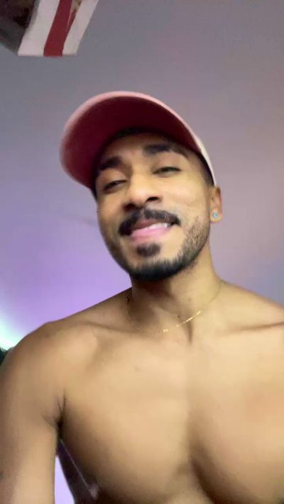 Everton2123 live cam on Cam4